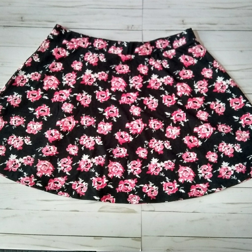 Floral skater skirt, Juniors large